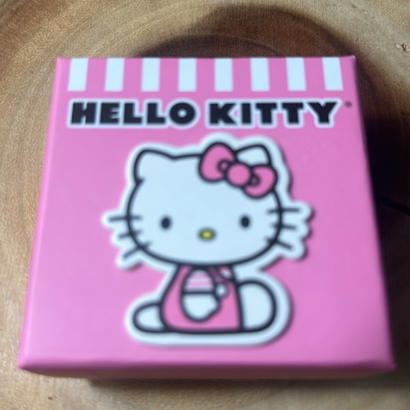 Hello Kitty Earrings - Picture 8 of 8